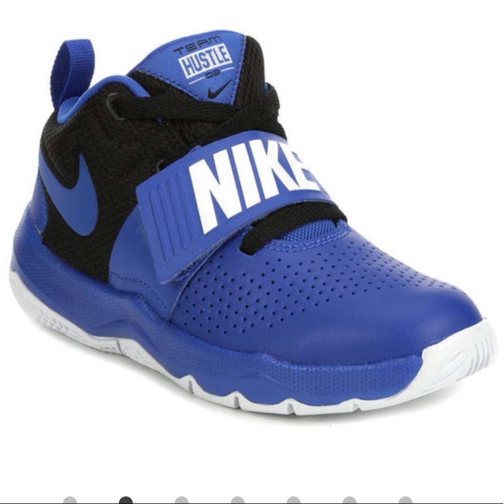 Nike Team Hustle High Top Basketball Shoes